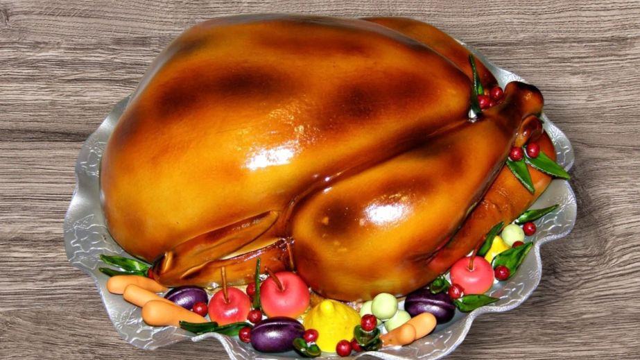 In Dnipro, a pastry chef created a Christmas chicken-shaped cake (PHOTO).