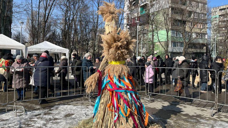 Kolodia celebration in Dnipro: burning of the effigy and enjoying dumplings (PHOTOS, VIDEOS)